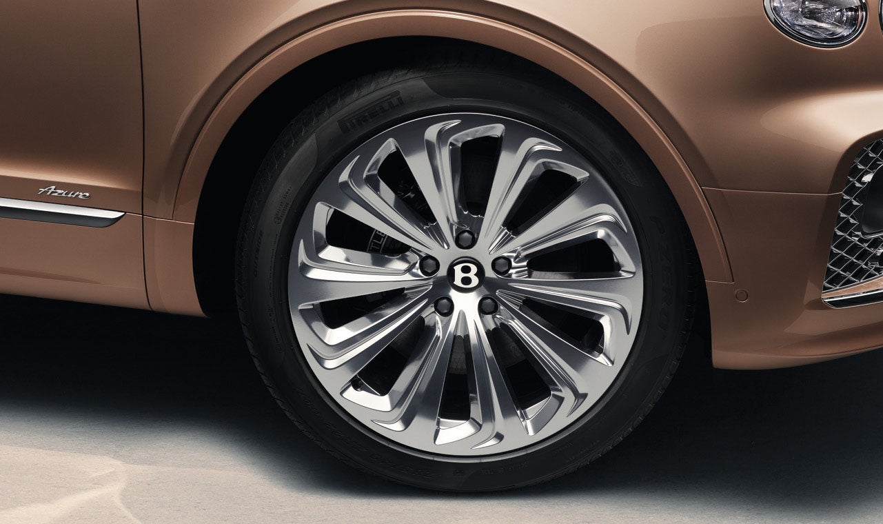 exclusive 22? painted 10 spoke wheel Your choice of wheel can subtly or dramatically alter the character of your Bentayga Extended Wheelbase.