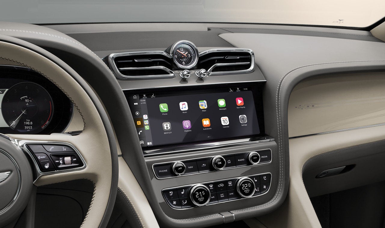 An intuitive, high resolution, 10.9&Prime touch screen spans the full width of the centre fascia giving the driver, or front passenger, control of the climate, lighting, infotainment and more.