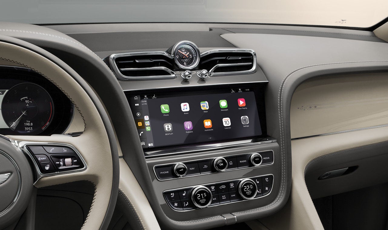 An intuitive, high resolution, 10.9&Prime touch screen An intuitive, high resolution, 10.9&Prime touch screen spans the full width of the centre fascia giving the driver, or front passenger, control of the climate, lighting, infotainment and more.