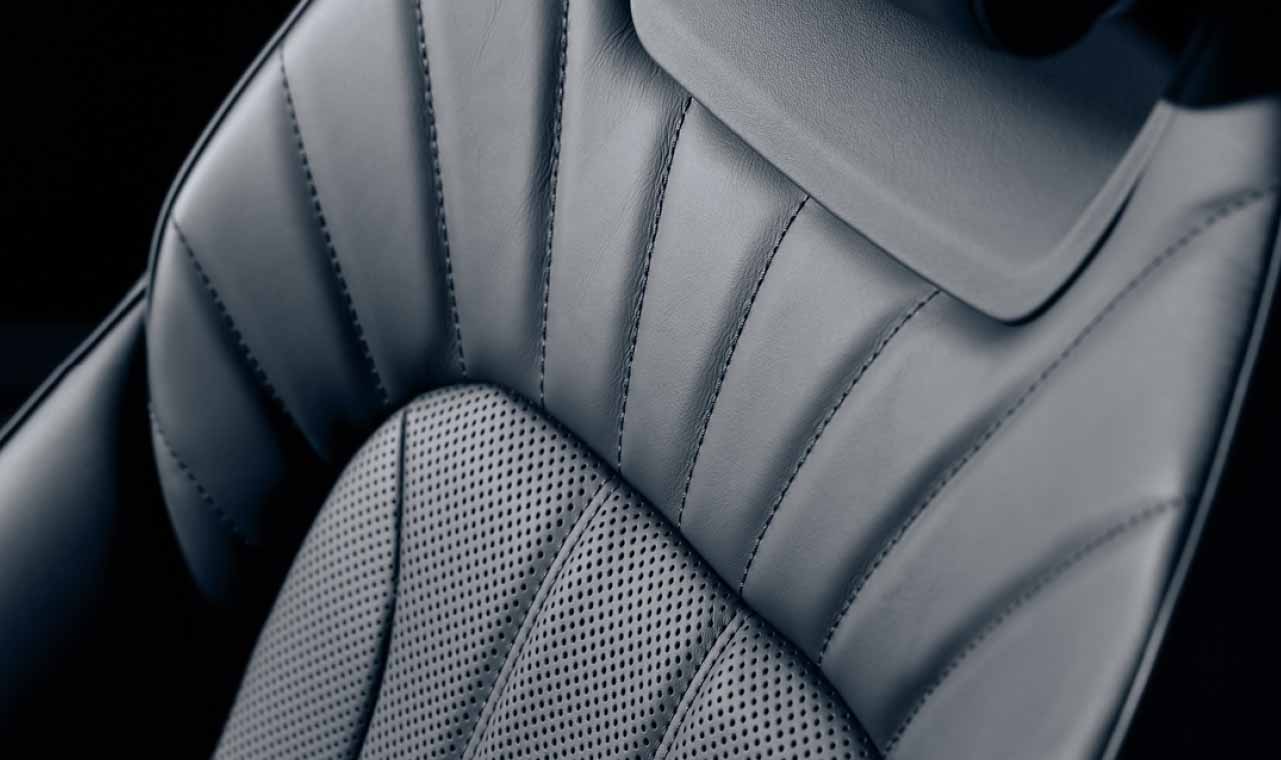 Seats embroidered with the ‘Edition 8’ emblem highlight the car’s exclusivity. Customize your cabin with Bentley’s full range of hide and stitching colors, enhanced by standard Contrast Stitching for an extra pop of color.