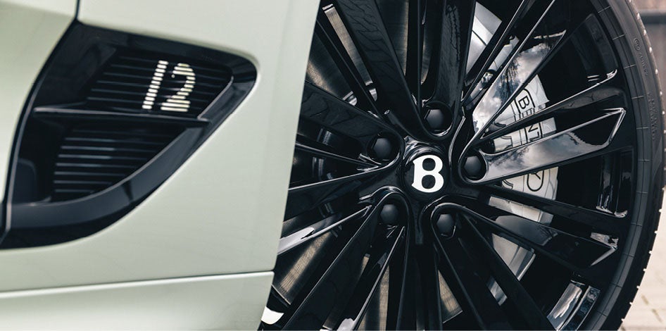 Wheel finish, brakes and rotors with Speed Edition 12 badging on front exterior air vents